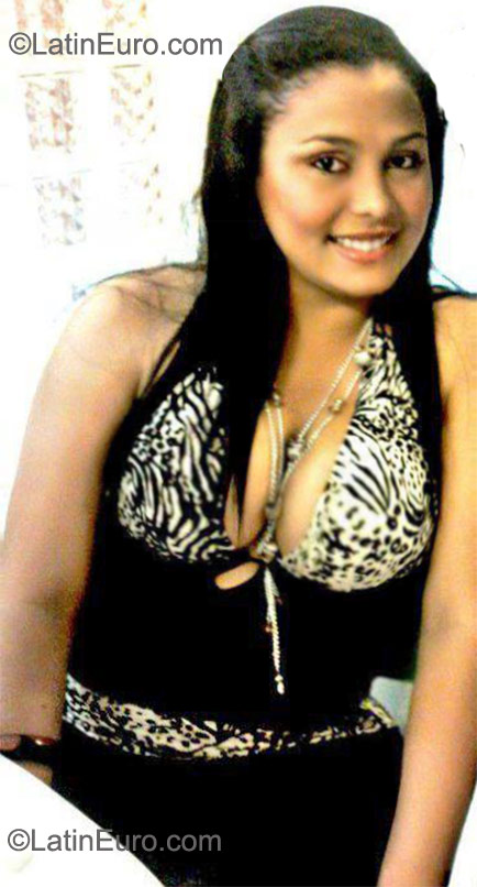 Date this cute Colombia girl Liliana from Barranquilla CO9350