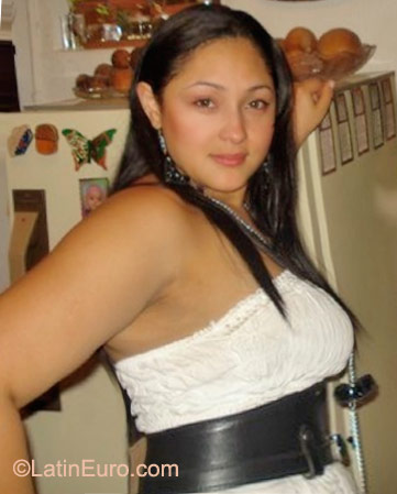 Date this good-looking Colombia girl Eily from Medellin CO9355