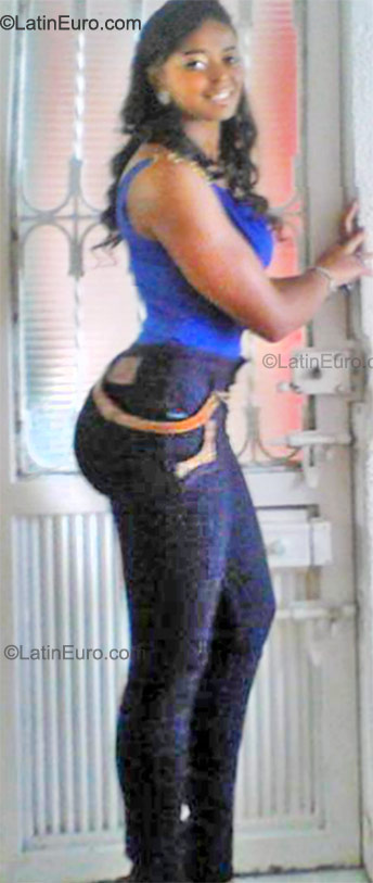 Date this exotic Colombia girl Claudia from Bogota CO9360