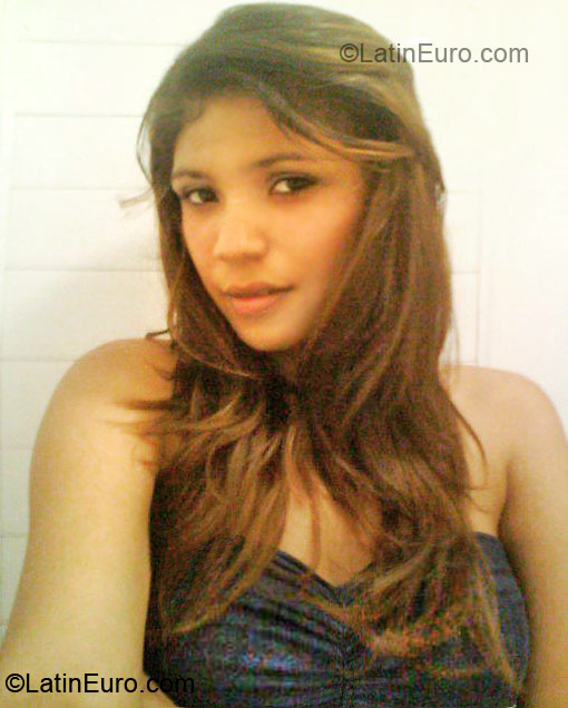 Date this delightful Colombia girl Gina from Barranquilla CO9405