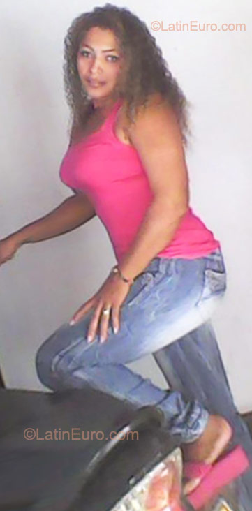 Date this pretty Colombia girl Lucidia from Buga CO9407
