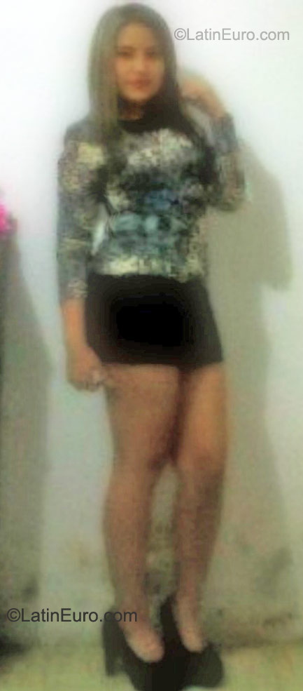 Date this pretty Colombia girl Saira from Medellin CO9473