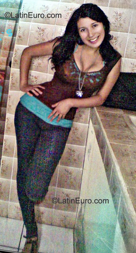 Date this good-looking Nicaragua girl MAFERR from Managua NI97
