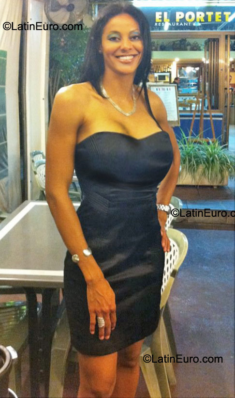 Date this sensual Spain girl Yngrid from Barcelona ES222