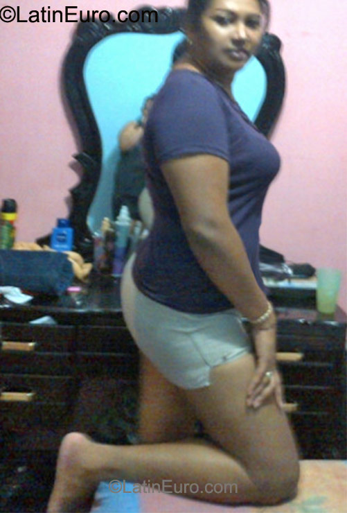 Date this beautiful Honduras girl Lesbia from Tocoa HN593