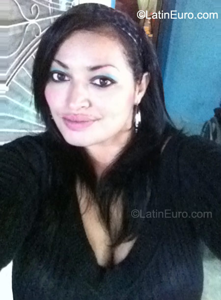 Date this athletic Honduras girl Damaris from San Pedro Sula HN605