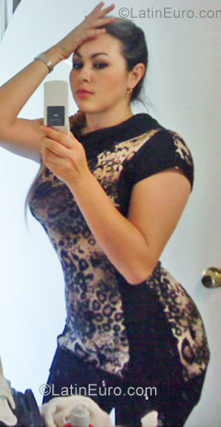 Date this gorgeous Mexico girl Enriqueta from Guadalajara MX737