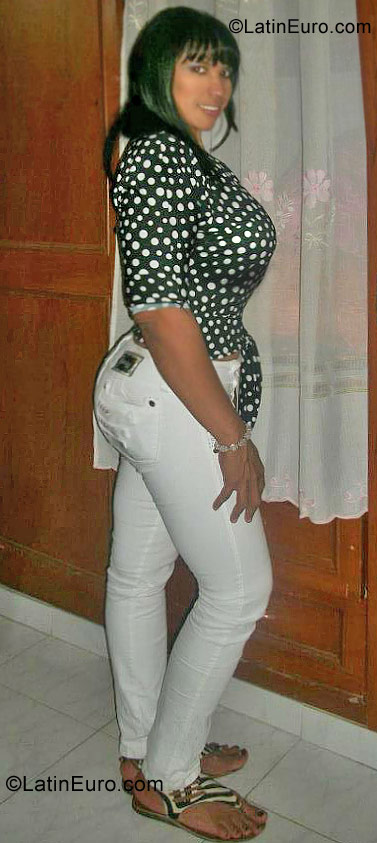 Date this hard body Colombia girl Olga from Cali CO9520