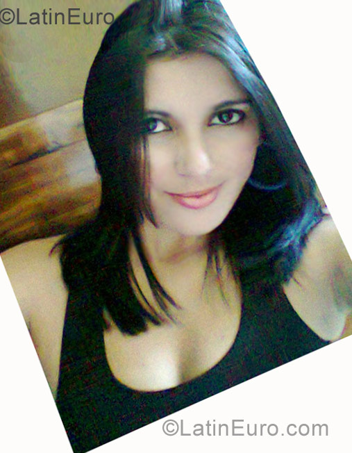 Date this beautiful Brazil girl Aline Roberta from Manaus BR6379