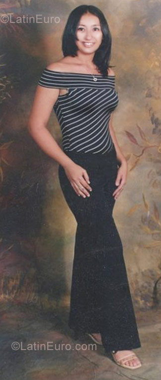 Date this athletic Colombia girl Luisita from Bogota CO9563