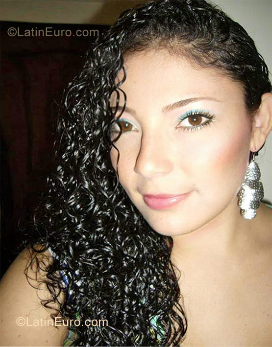 Date this beautiful Colombia girl Rocio from Cali CO9581