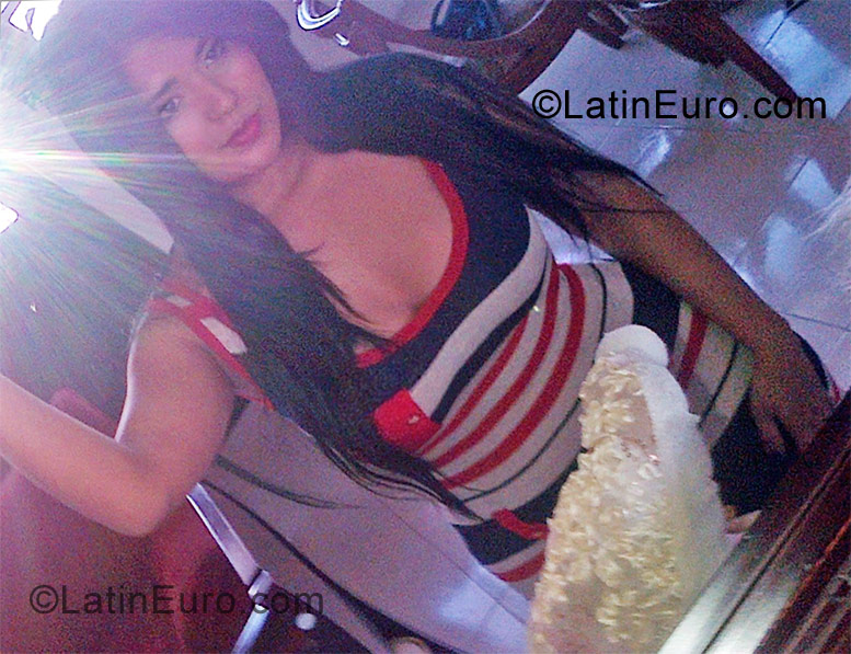 Date this delightful Colombia girl Mayra from Barranquilla CO9628
