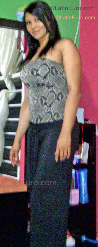 Date this athletic Colombia girl Judith from Cartagena CO9635