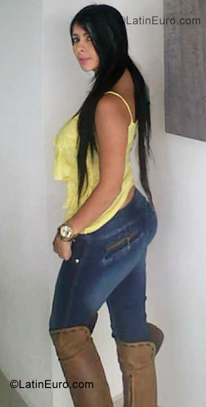 Date this good-looking Colombia girl Luisa from Pereira CO9659
