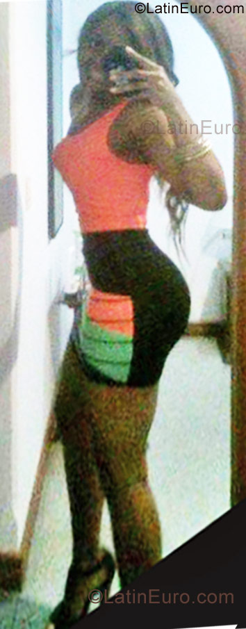 Date this young Colombia girl Aidy from Bogota CO11299