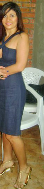 Date this attractive Colombia girl Adriana from Bucaramanga CO9703