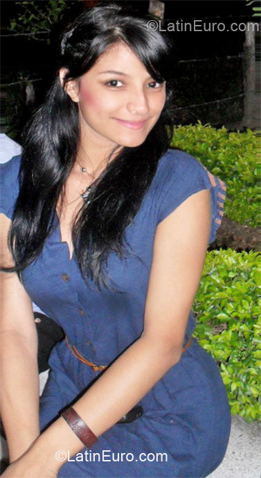 Date this gorgeous Colombia girl Johana from Cali CO9919