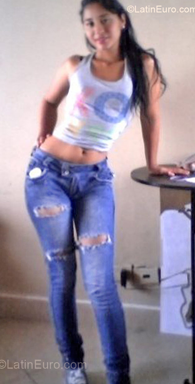 Date this charming Colombia girl Paula from Pereira CO10011