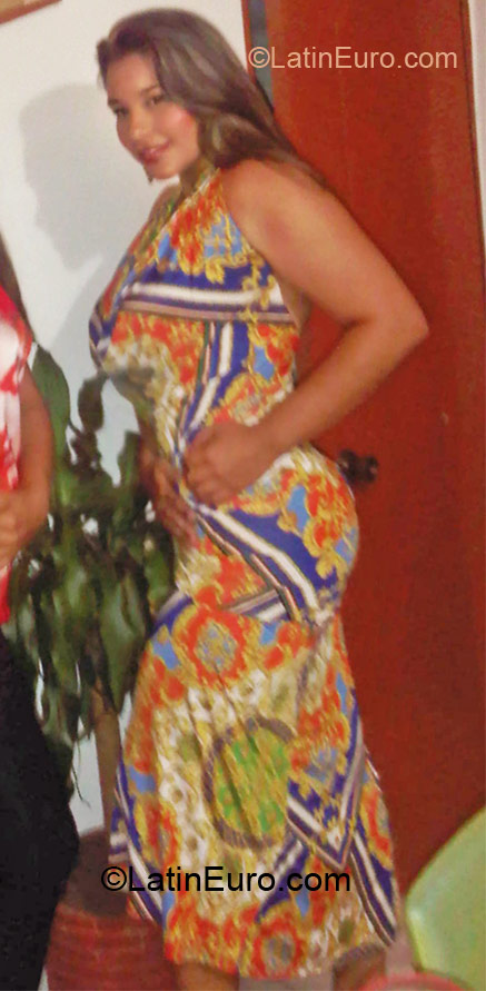 Date this sultry Colombia girl Tatiana from Bogota CO10018
