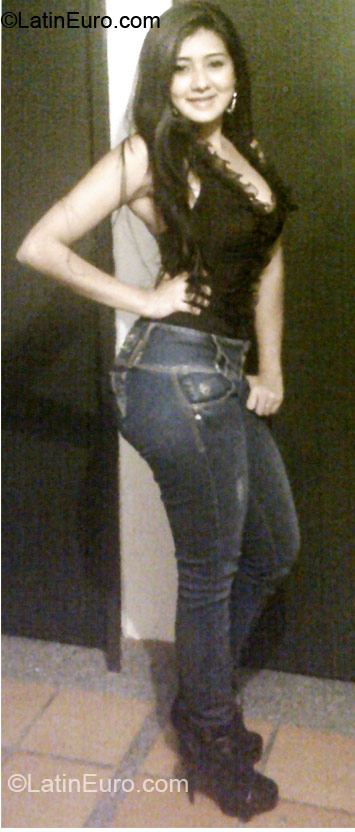 Date this voluptuous Colombia girl Katalina from Medellin CO10025
