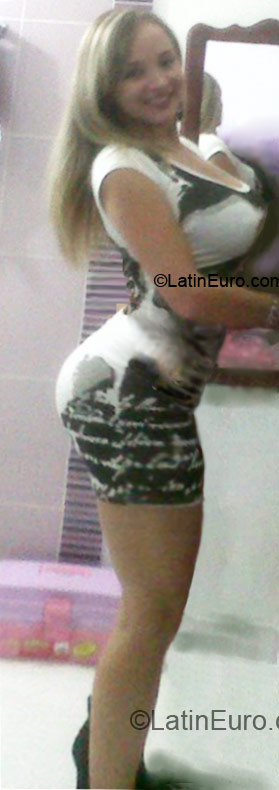 Date this young Colombia girl Maria Del Carmen from Medellin CO10071