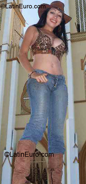 Date this foxy Colombia girl Lucy from florida CO10081