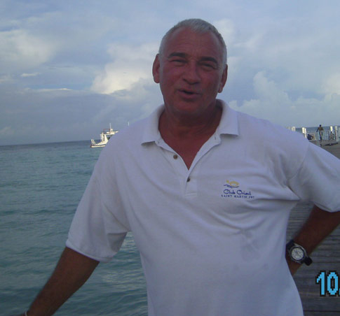 Date this attractive Dominican Republic man R.G. from Bavaro US12811