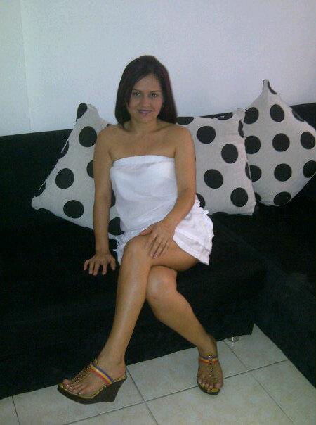 Date this tall Colombia girl Orquidea75 from Cali CO10165