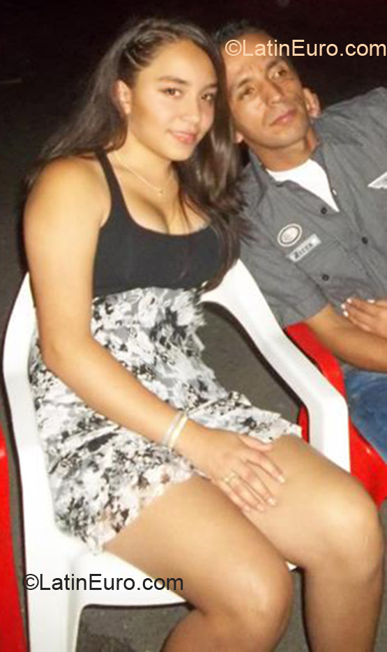 Date this pretty Colombia girl Tara from Quilla CO10204