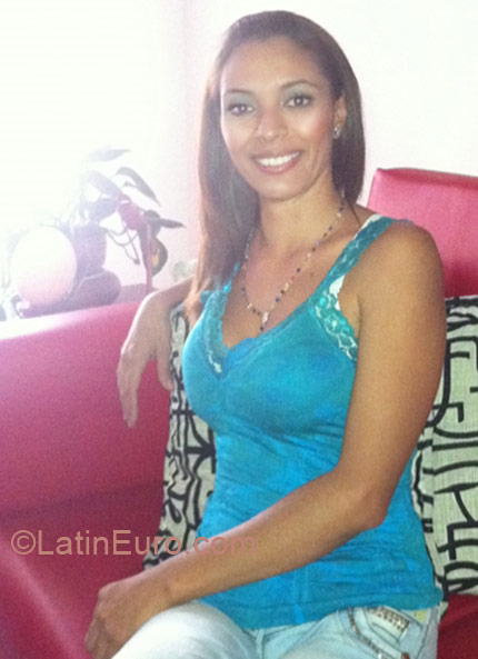 Date this fun Colombia girl DIANITA2023 from Cali CO10209