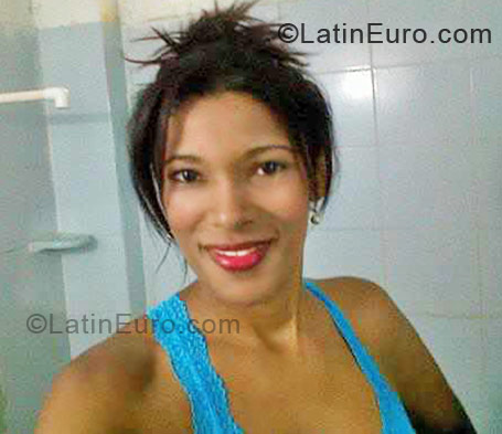 Date this foxy Colombia girl Carolin from Riohacha CO10225