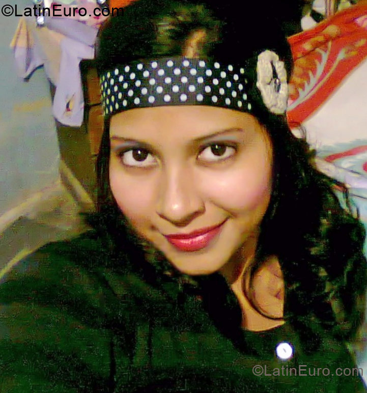 Date this foxy Honduras girl Sindy from Puerto Cortes HN676