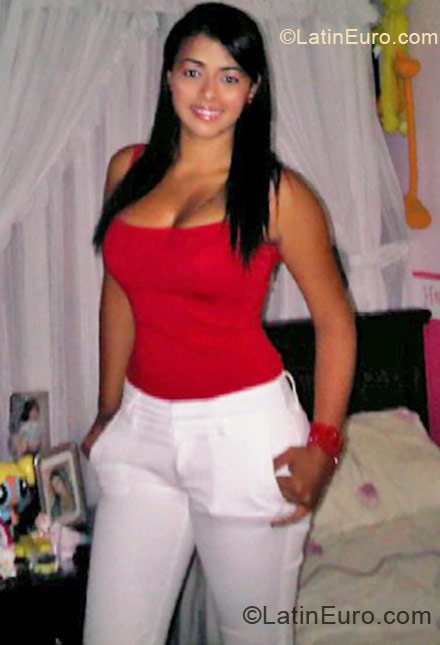 Date this fun Colombia girl Carolinahdez from Cali CO10269