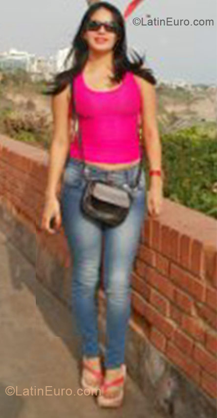 Date this lovely Colombia girl Kamila from Medellin CO10299