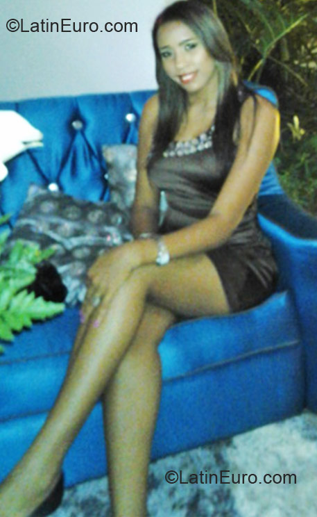 Date this happy Dominican Republic girl Yudelka from Santiago DO11202