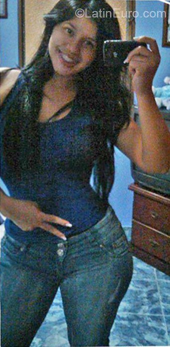 Date this hard body Colombia girl Luisa from Cali CO10361
