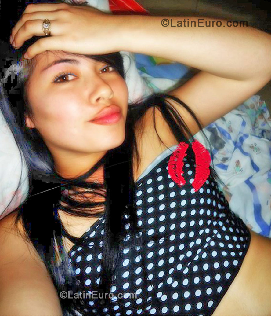 Date this hard body Colombia girl Ana from Bogota CO12476