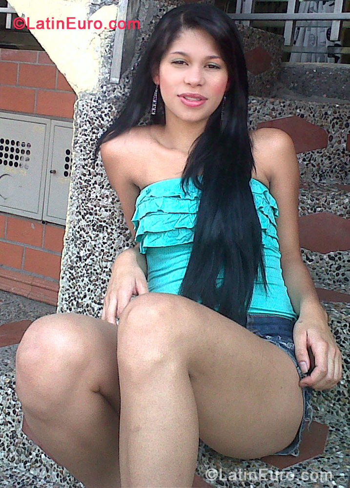 Date this good-looking Colombia girl Alejandra from Medellin CO10434