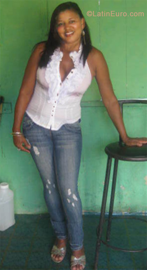 Date this young Dominican Republic girl Belquis from San Francisco De Macoris DO11775