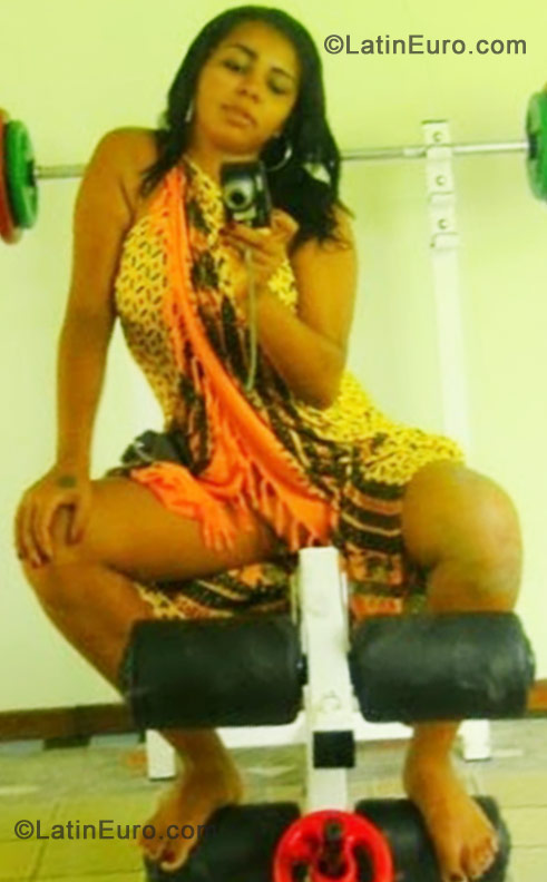 Date this happy Brazil girl Luh from Salvador BR7844