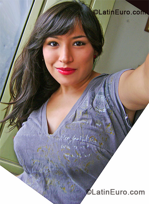 Date this young Colombia girl Karen from Cali CO10536