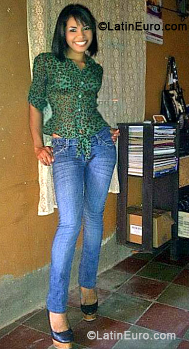 Date this gorgeous Honduras girl Jessika from Tegucigalpa HN678