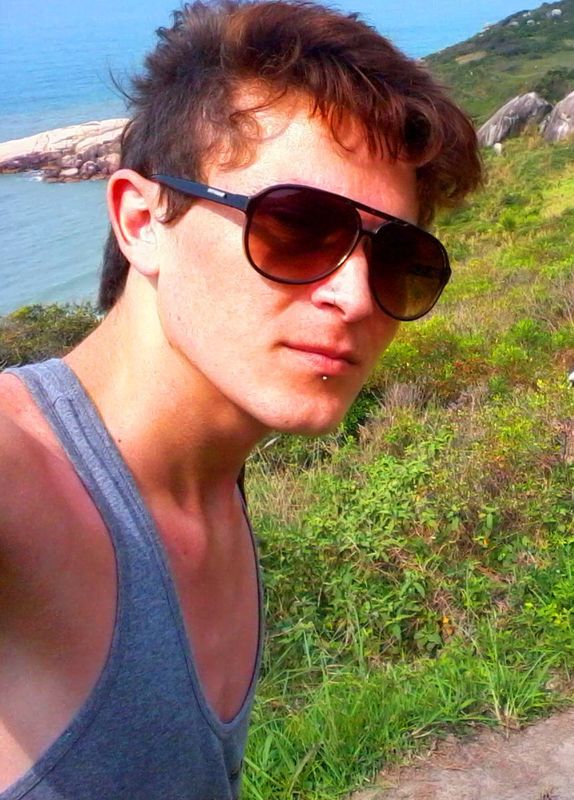 Date this sensual Brazil man Petters from Florianópolis BR6733