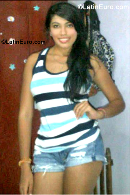 Date this funny Colombia girl Andrea from Barranquilla CO10593