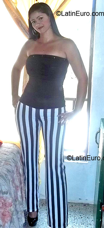 Date this hard body Colombia girl Diana from Medellin CO10657