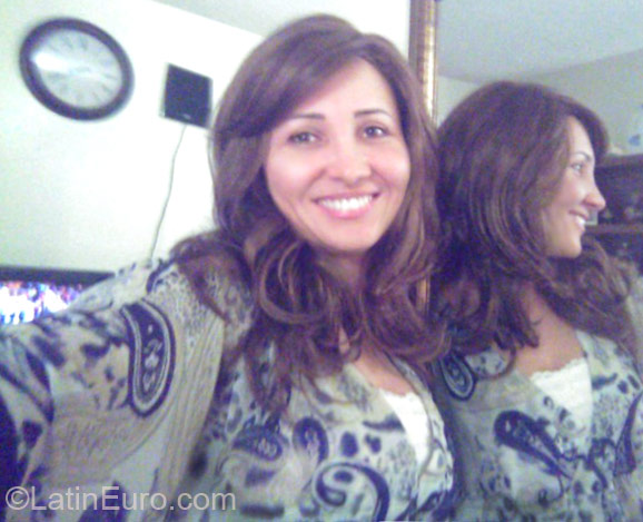 Date this tall United States girl Belacronel from Los Angeles US13183