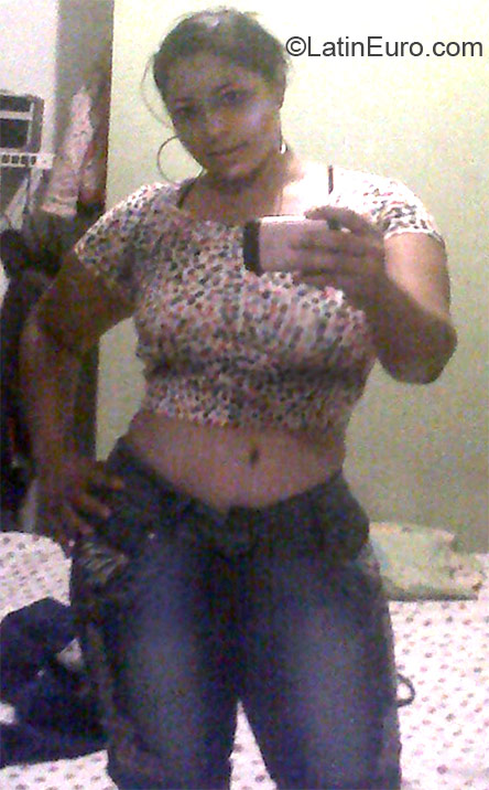 Date this good-looking Colombia girl Dana from Quibdo CO10665