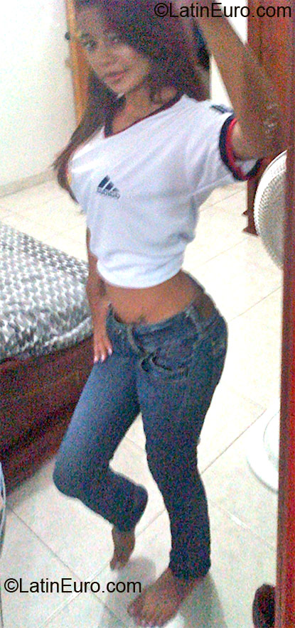 Date this good-looking Colombia girl Vanessa from Cartagena CO10854