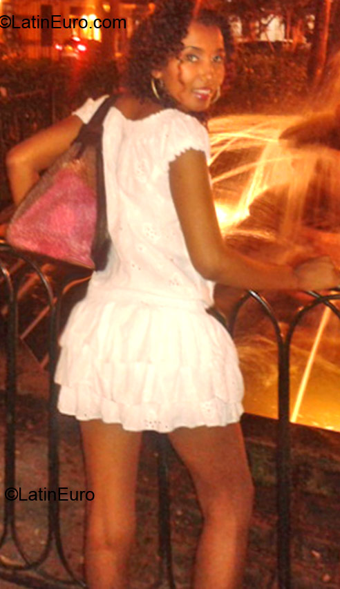 Date this tall Colombia girl Karin from Cartagena CO10757