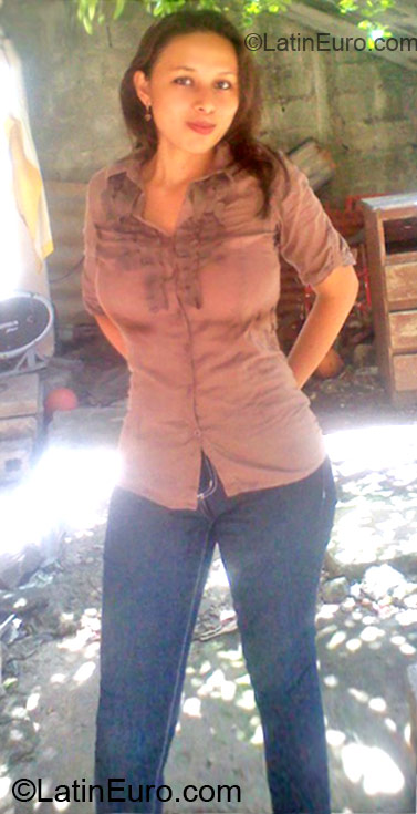 Date this exotic Honduras girl Maryury rogers from La Ceiba HN688